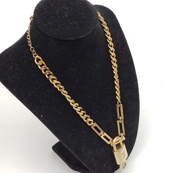 Louis Vuitton Gold Padlock W/ Unbranded Stainless Steel Gold Plated Chain - Picture 2 of 16